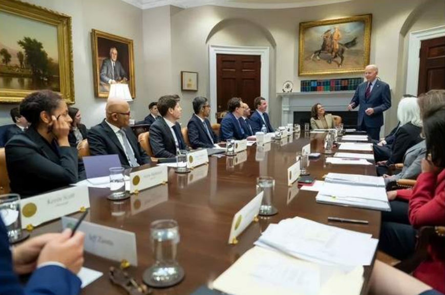 面对AI“龙卷风”破坏力,白宫“软着陆”欧盟“硬防御”-iNFTnews